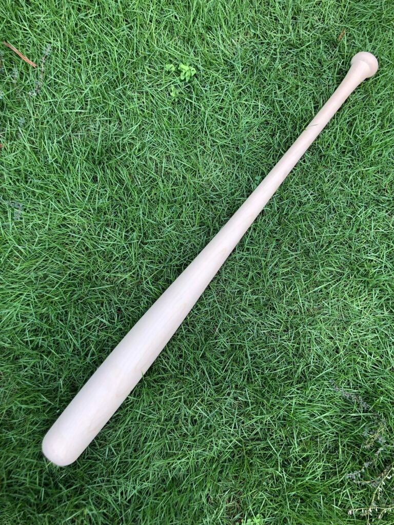 SOFTBALL / BASEBALL BAT (MAPLE WOOD)